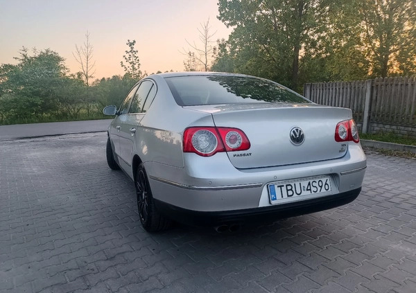 Volkswagen Passat cena 18500 przebieg: 301700, rok produkcji 2009 z Brzostek małe 92